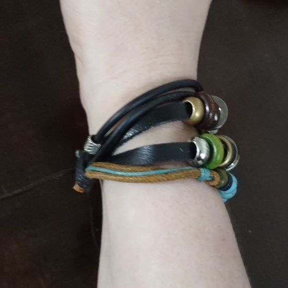 Women's Silvertone Multicolored Beaded Adjustable Slider Bracelet with Evil Eye - Picture 6 of 7